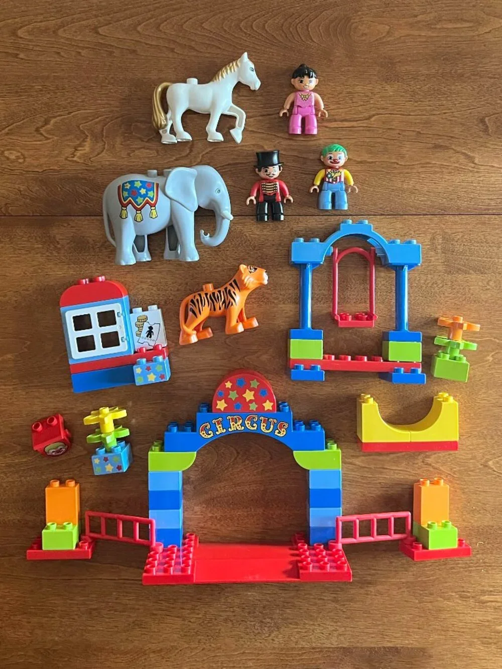 Duplo circus set